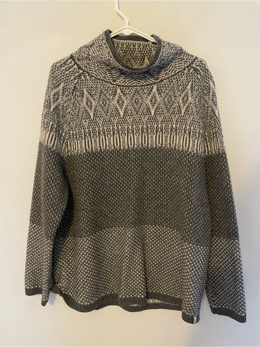 Woolrich Gray & Cream Patterned Cowl Neck Sweater
